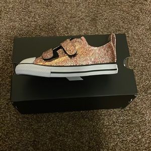 Brand new never worn glittery pink toddler converse